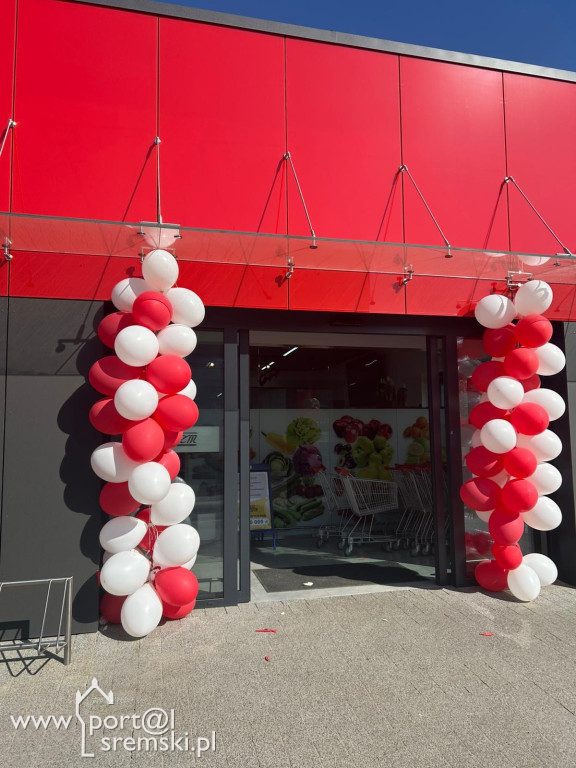 Nowy wygląd PSS Społem na ul. Wojska Polskiego