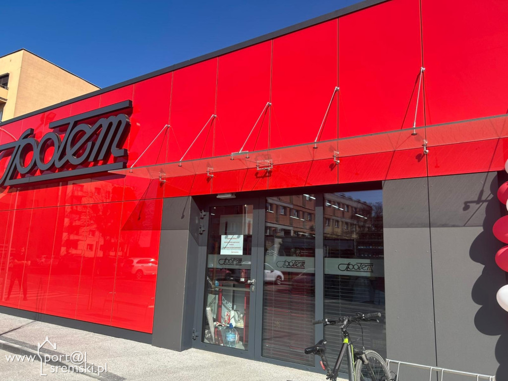 Nowy wygląd PSS Społem na ul. Wojska Polskiego