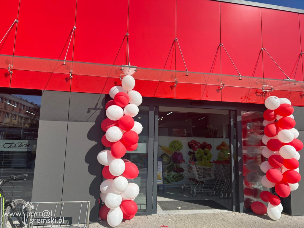 Nowy wygląd PSS Społem na ul. Wojska Polskiego