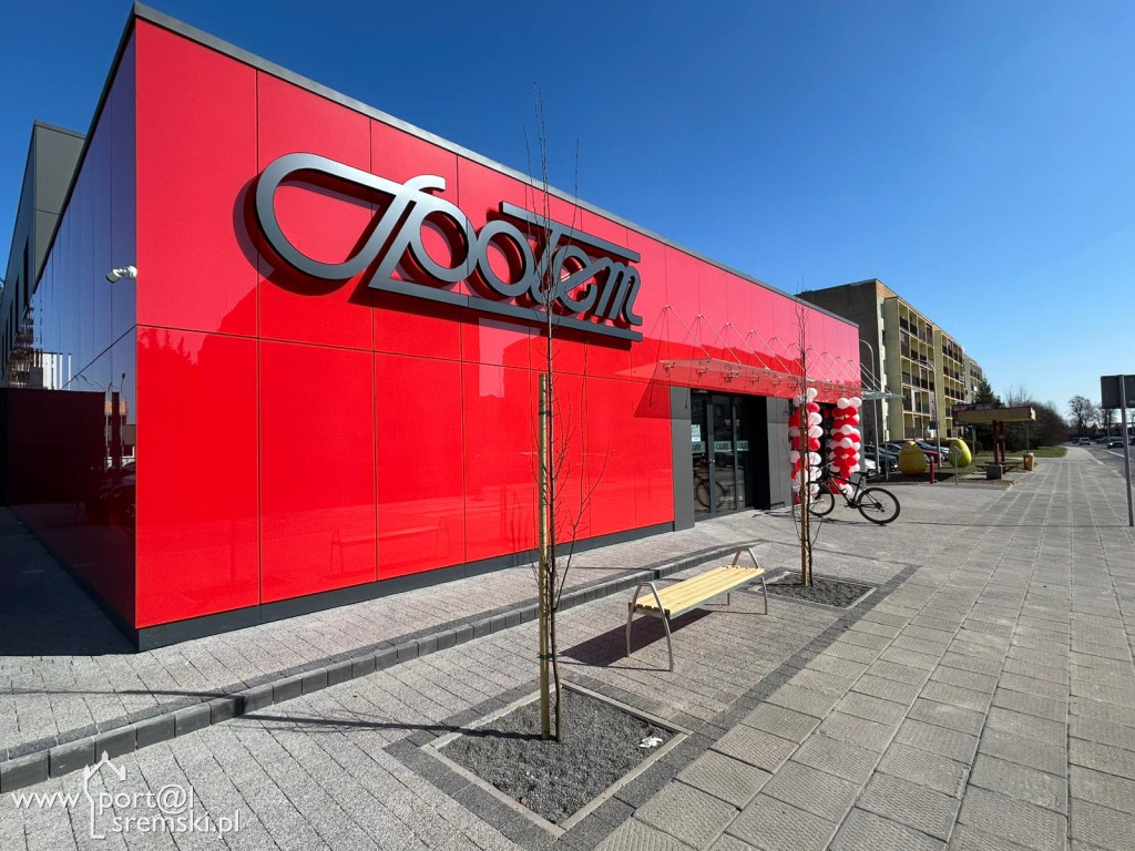 Nowy wygląd PSS Społem na ul. Wojska Polskiego