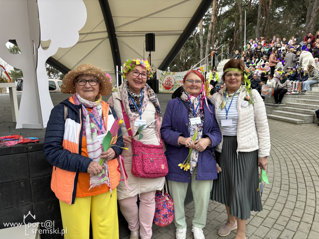 Międzypokoleniowe powitanie wiosny w Amfiteatrze