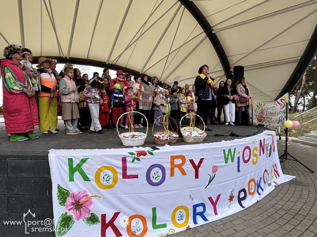 Międzypokoleniowe powitanie wiosny w Amfiteatrze