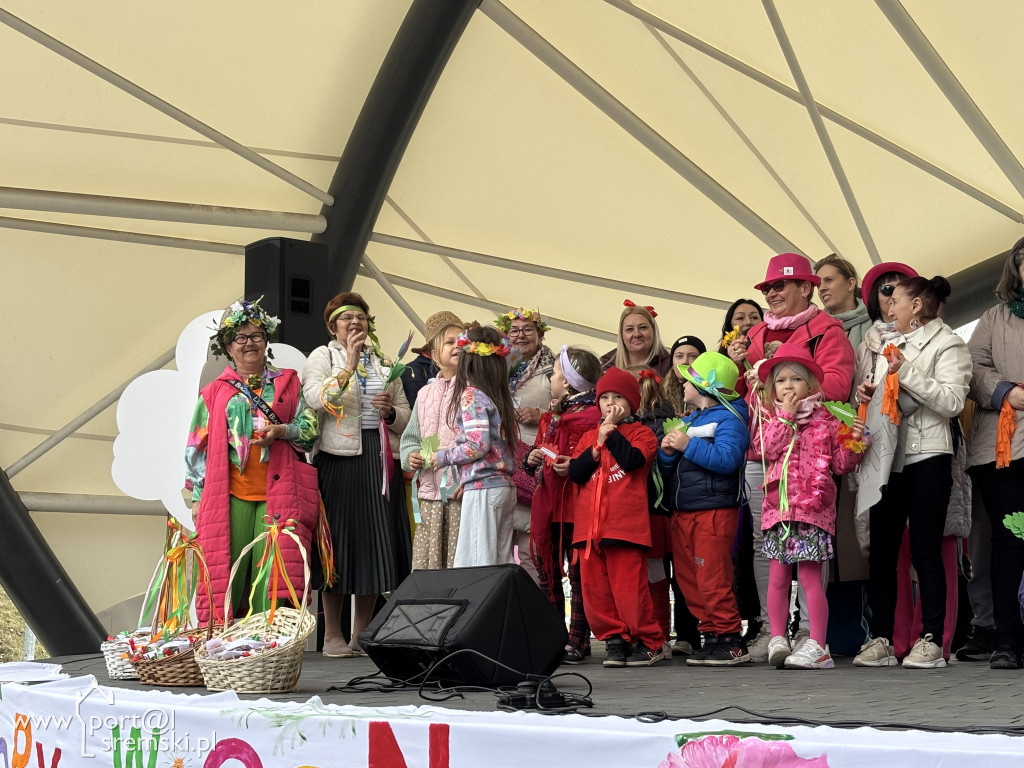 Międzypokoleniowe powitanie wiosny w Amfiteatrze