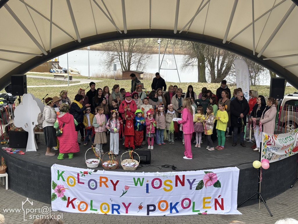 Międzypokoleniowe powitanie wiosny w Amfiteatrze