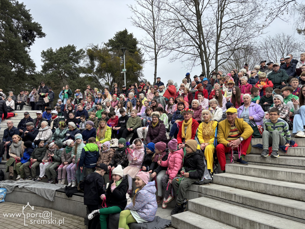 Międzypokoleniowe powitanie wiosny w Amfiteatrze