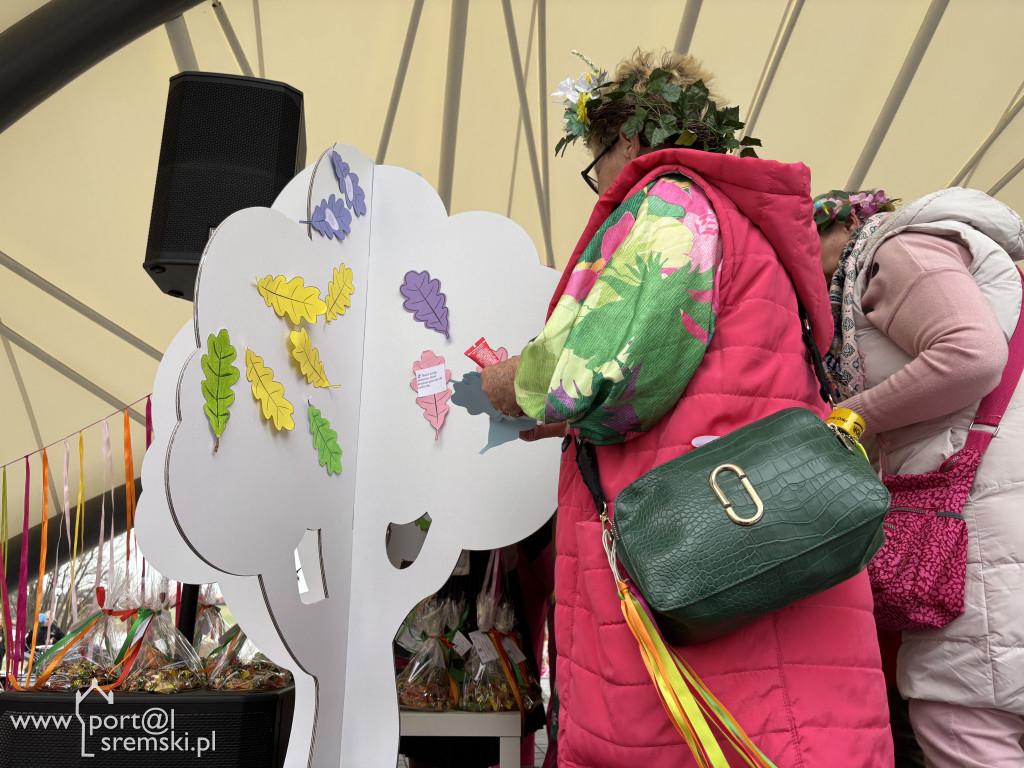 Międzypokoleniowe powitanie wiosny w Amfiteatrze