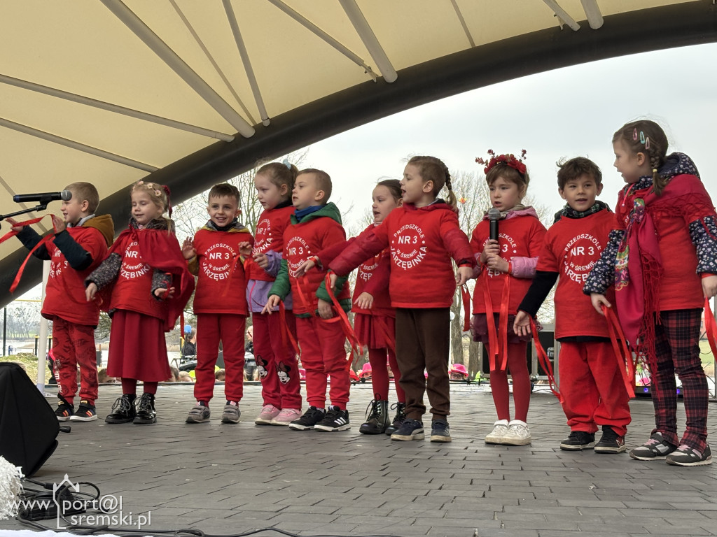 Międzypokoleniowe powitanie wiosny w Amfiteatrze