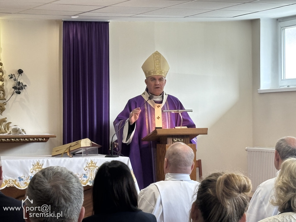 Wizyta ks. Abp Zbigniewa Zielińskiego w Szpitalu w Śremie