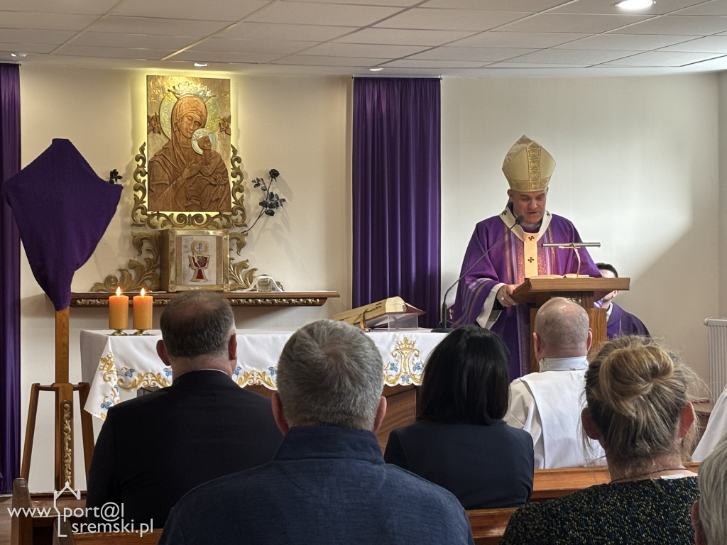 Wizyta ks. Abp Zbigniewa Zielińskiego w Szpitalu w Śremie