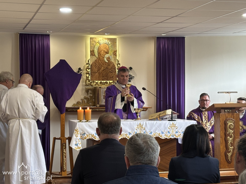 Wizyta ks. Abp Zbigniewa Zielińskiego w Szpitalu w Śremie