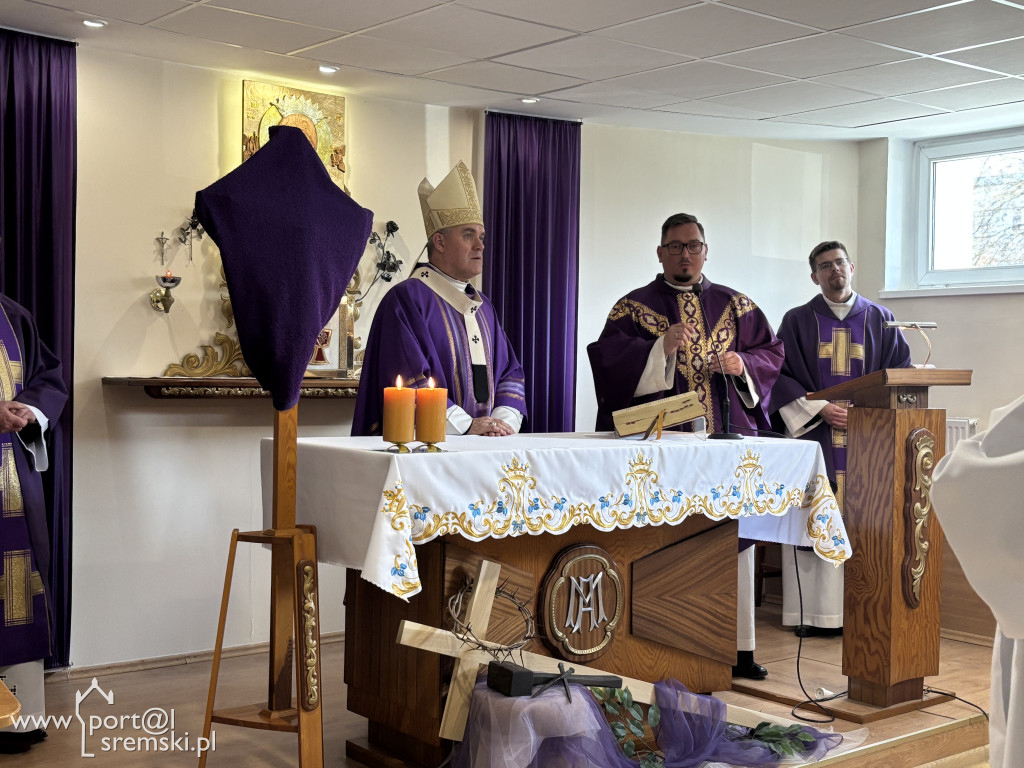 Wizyta ks. Abp Zbigniewa Zielińskiego w Szpitalu w Śremie