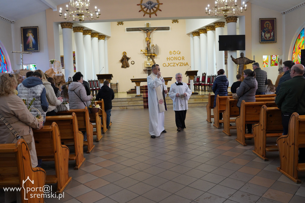 Święcenie pokarmów - Kościół garnizonowy w Śremie