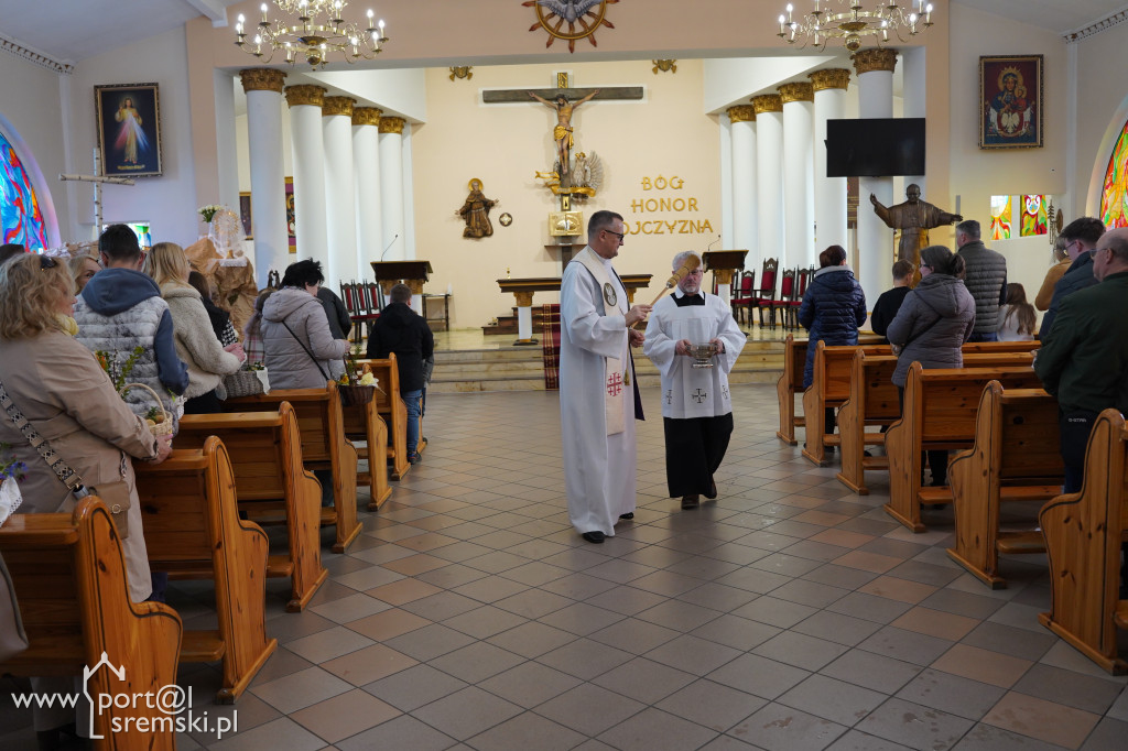 Święcenie pokarmów - Kościół garnizonowy w Śremie