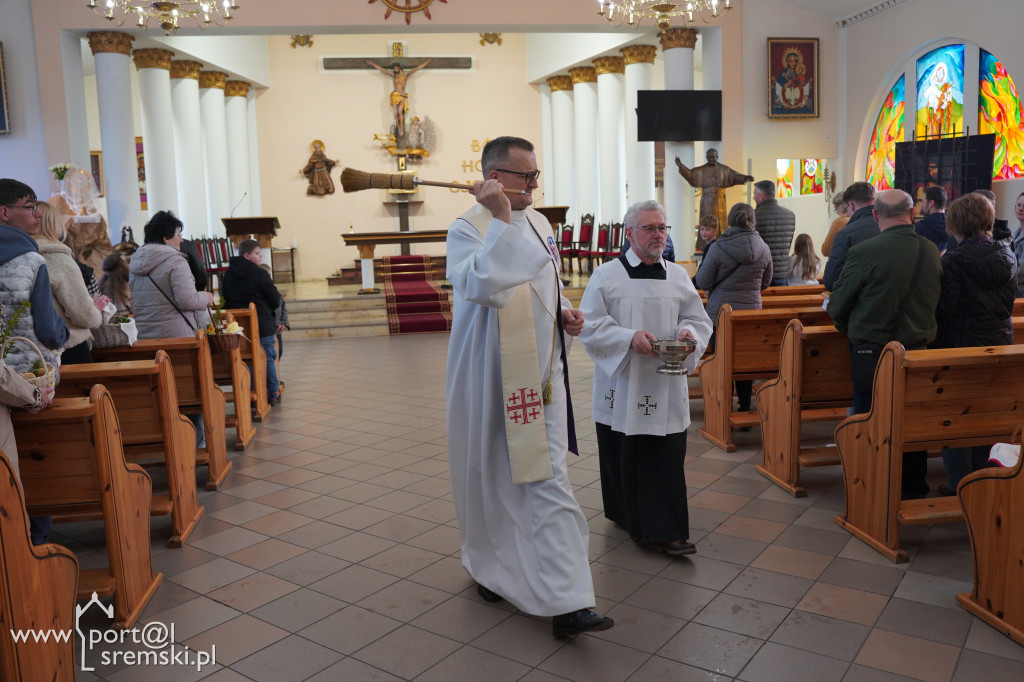 Święcenie pokarmów - Kościół garnizonowy w Śremie