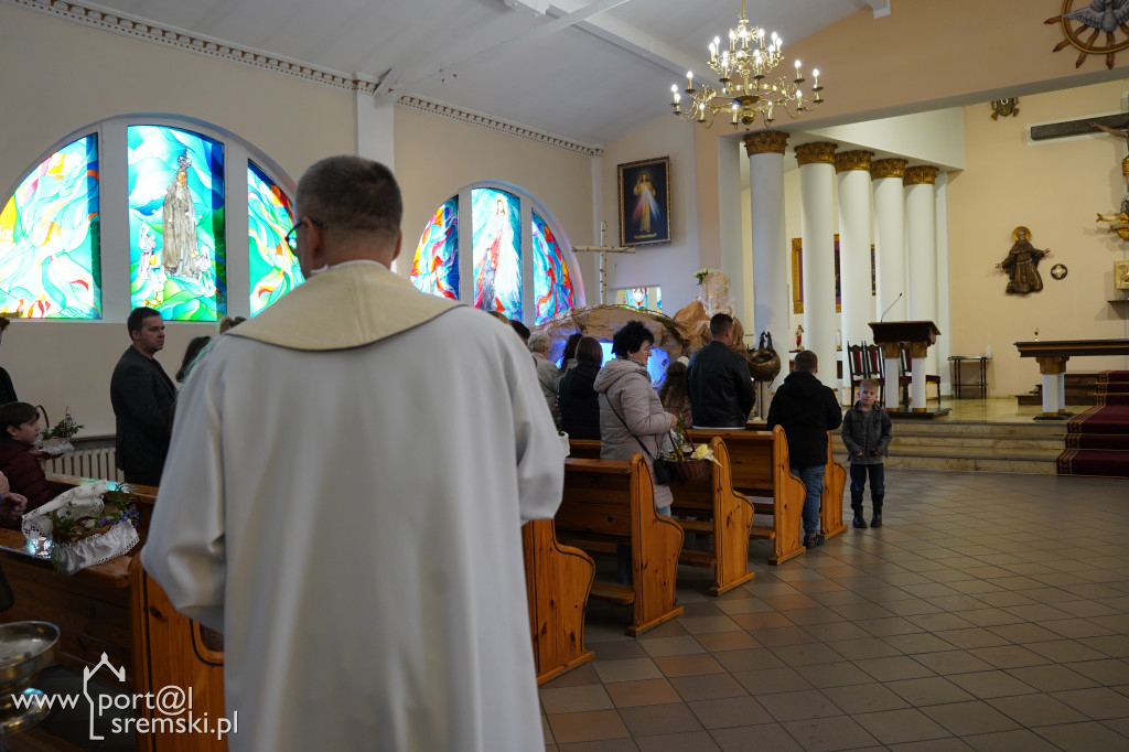 Święcenie pokarmów - Kościół garnizonowy w Śremie