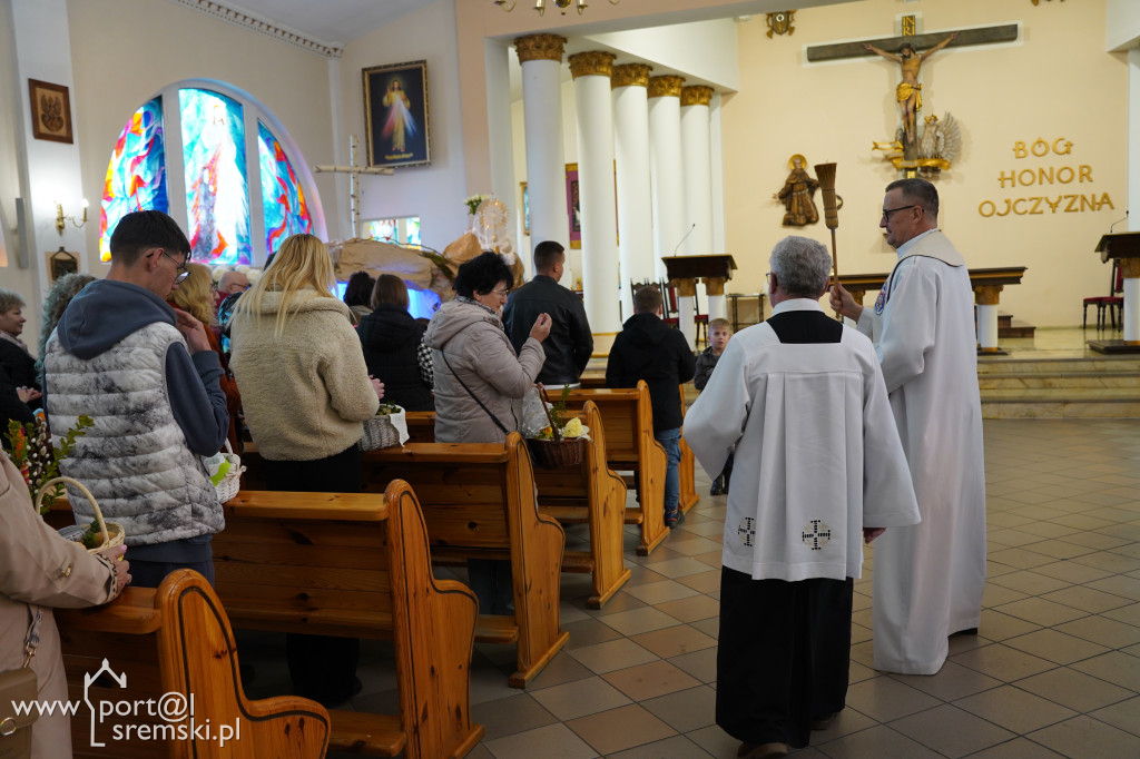 Święcenie pokarmów - Kościół garnizonowy w Śremie