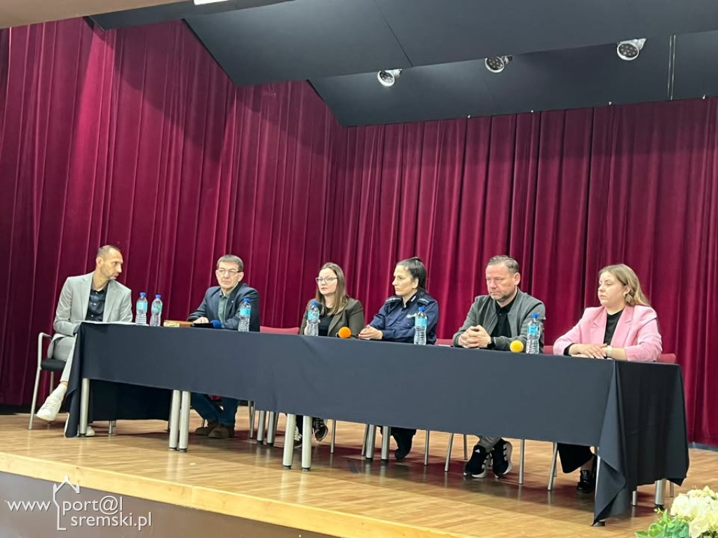 Debata przeciw przemocy w Szkole Podstawowej  w Dolsku