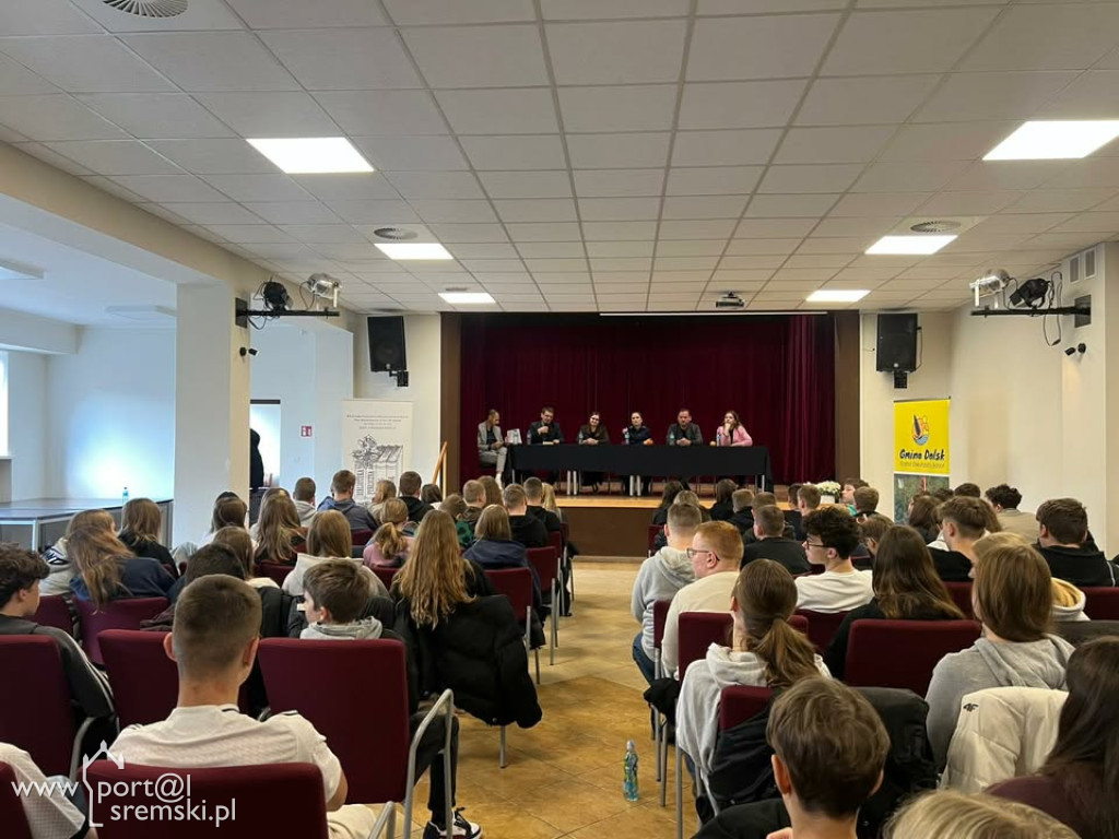 Debata przeciw przemocy w Szkole Podstawowej  w Dolsku