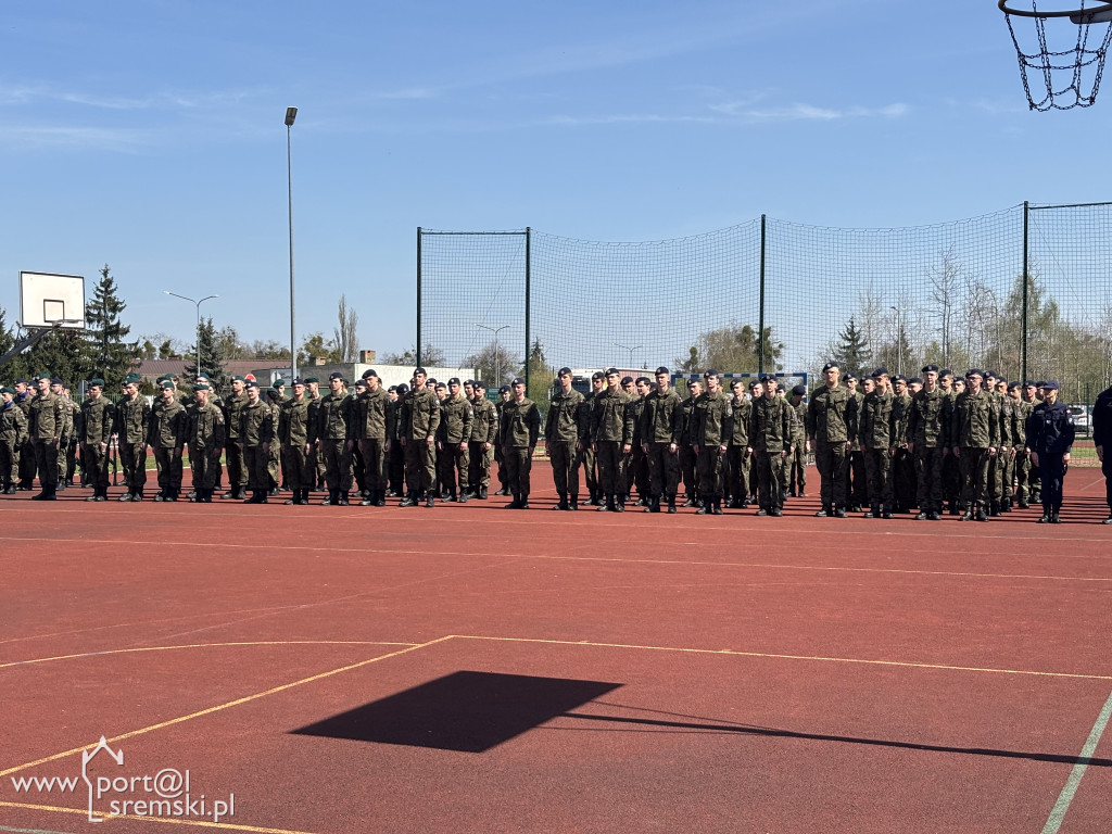 Defilada i ślubowanie kadetów w ZST