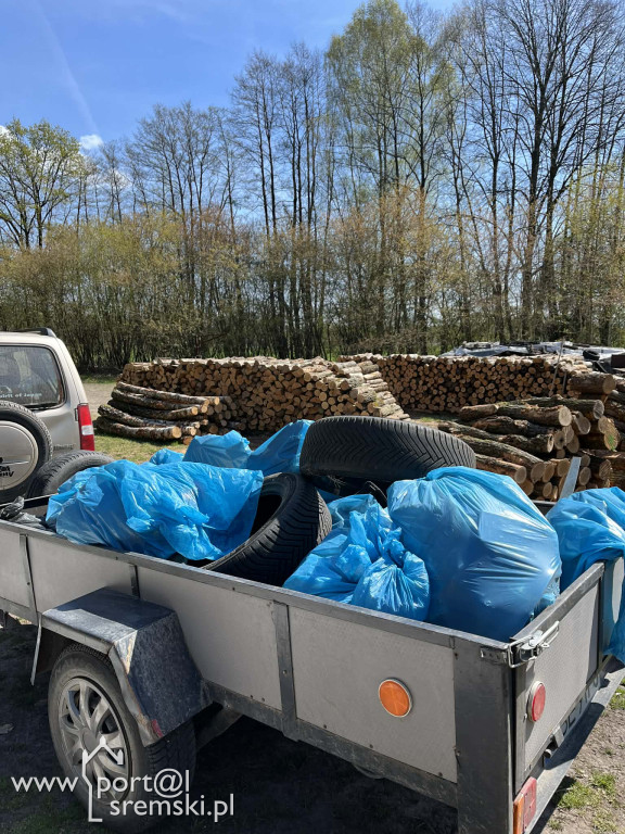 Sprzątanie lasu KGW Jaszkowianki