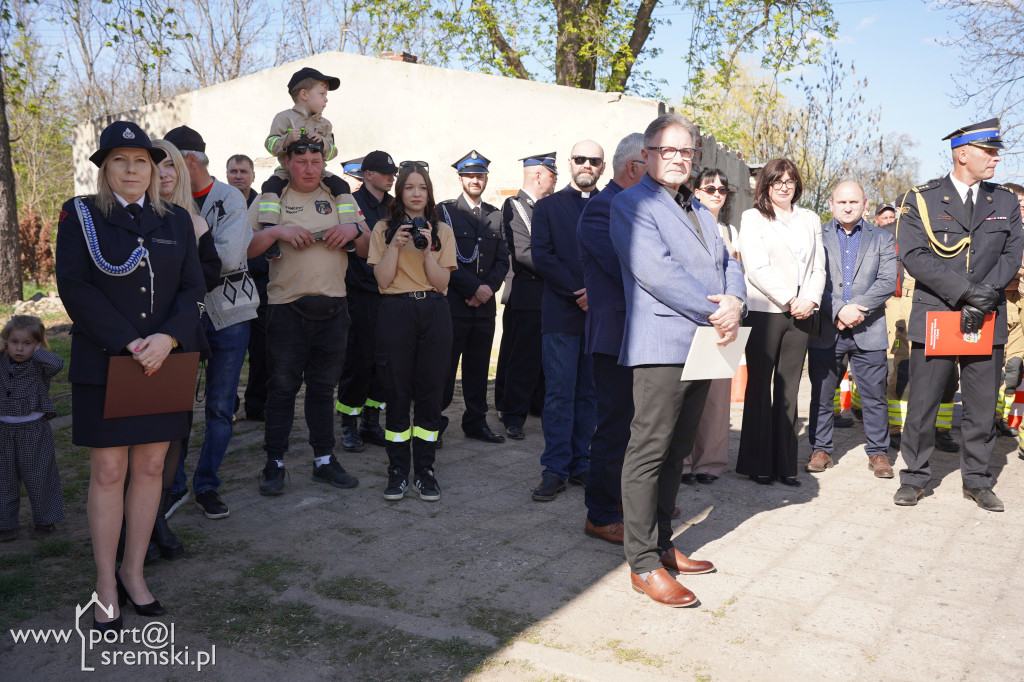 OSP Małachowo z nowym wozem