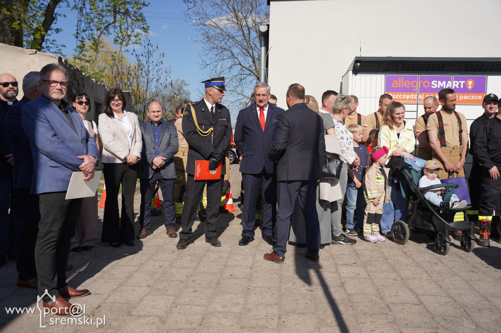 OSP Małachowo z nowym wozem