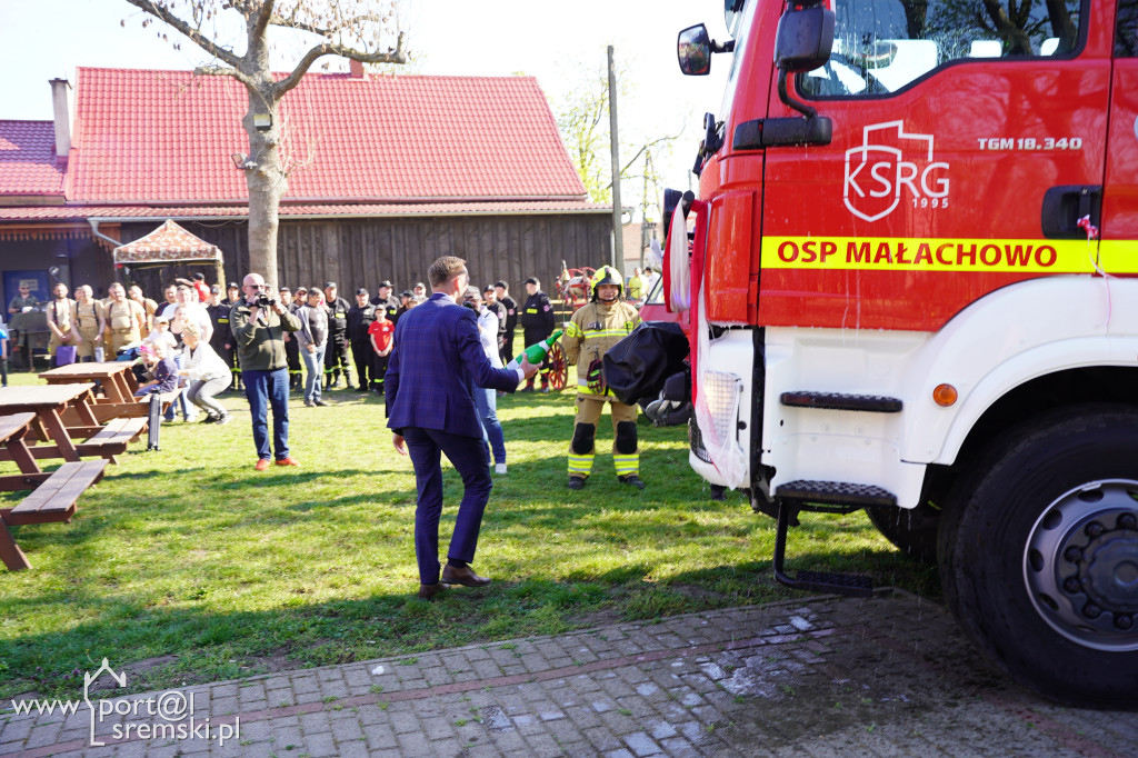 OSP Małachowo z nowym wozem