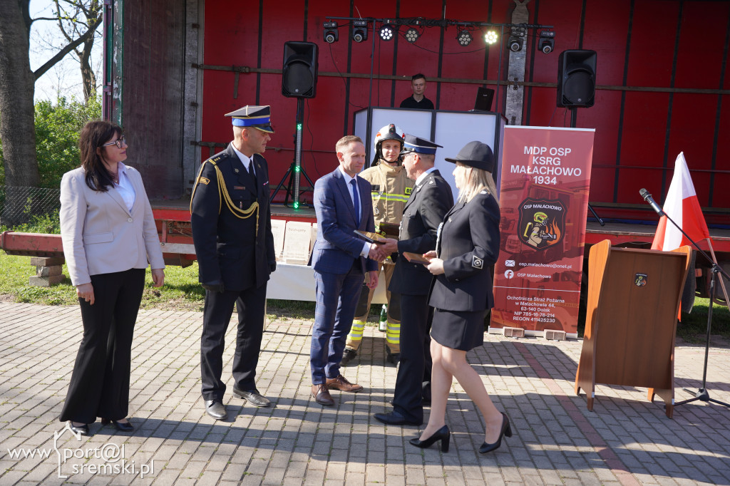 OSP Małachowo z nowym wozem
