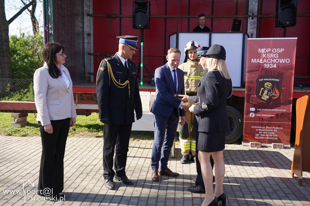 OSP Małachowo z nowym wozem