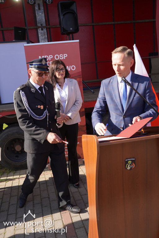 OSP Małachowo z nowym wozem