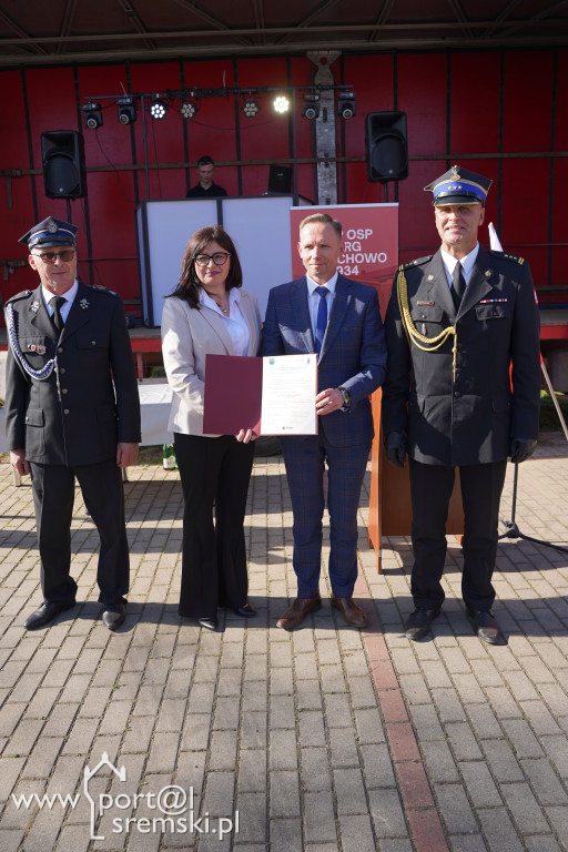 OSP Małachowo z nowym wozem