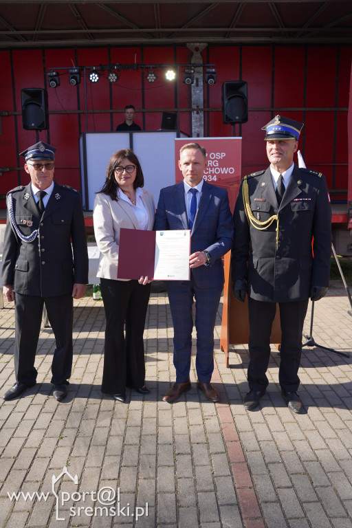 OSP Małachowo z nowym wozem