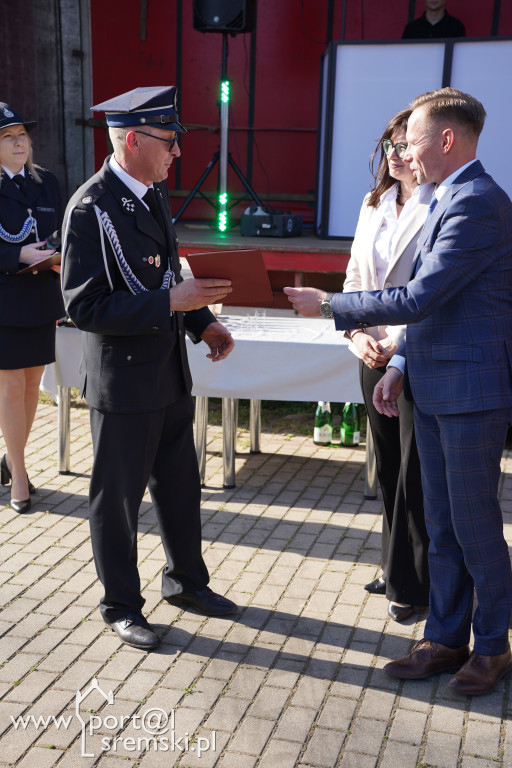 OSP Małachowo z nowym wozem