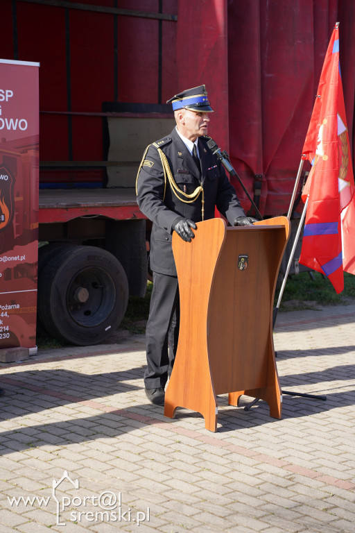 OSP Małachowo z nowym wozem