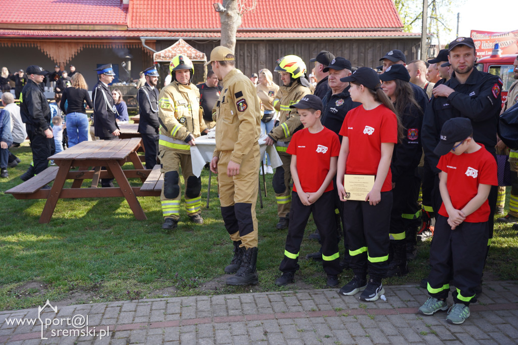 OSP Małachowo z nowym wozem