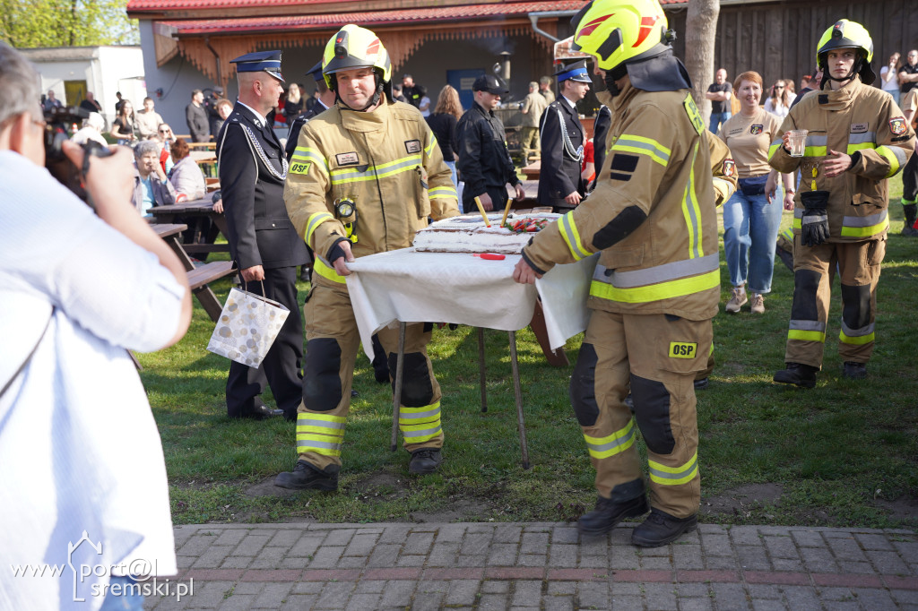 OSP Małachowo z nowym wozem