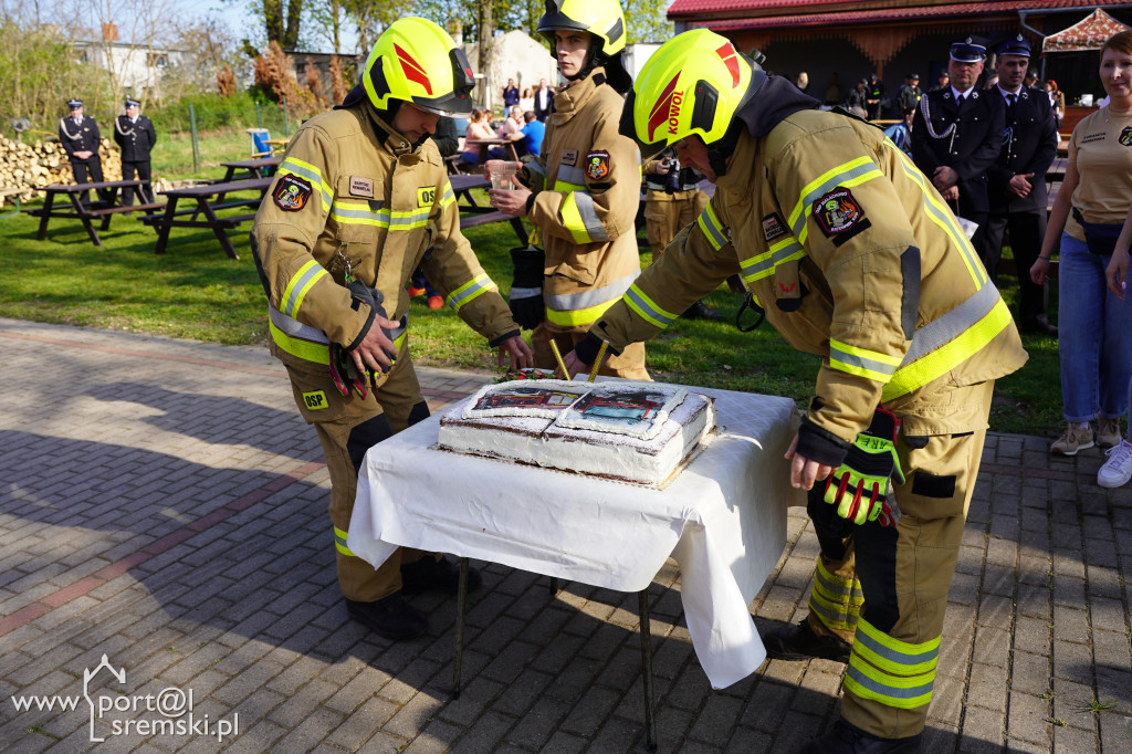 OSP Małachowo z nowym wozem