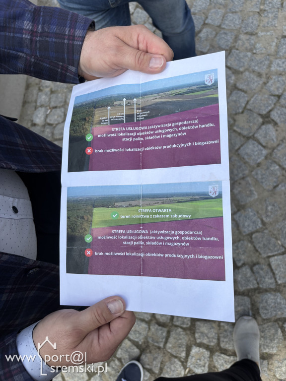 Briefing prasowy przed Ratuszem w Śremie