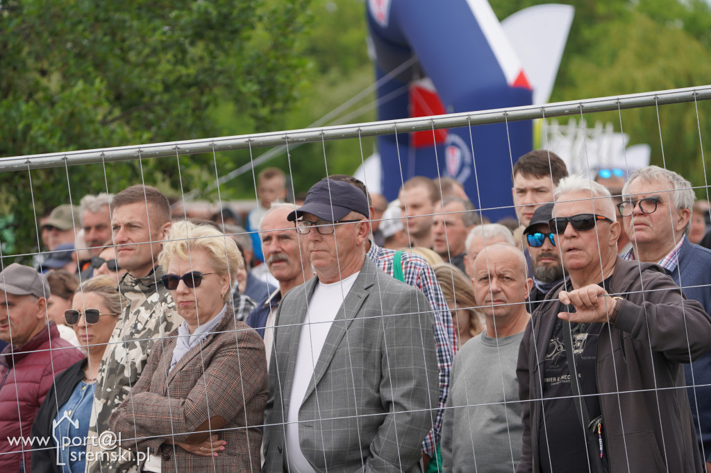 Perfekcyjne starty Śremianina