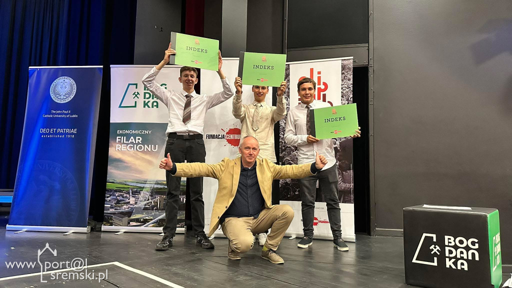 Doprowadził swoją drużynę na II miejsce w Polsce