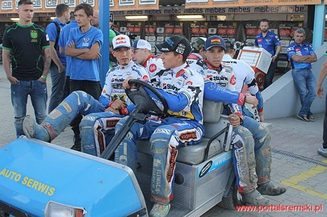 Byki lepsze od Rekinów