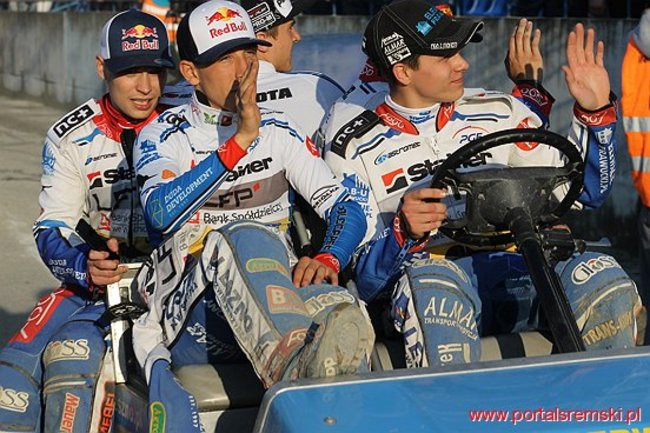 Byki lepsze od Rekinów