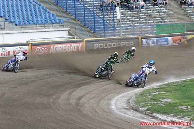 Byki lepsze od Rekinów