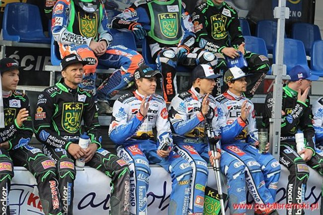 Byki lepsze od Rekinów