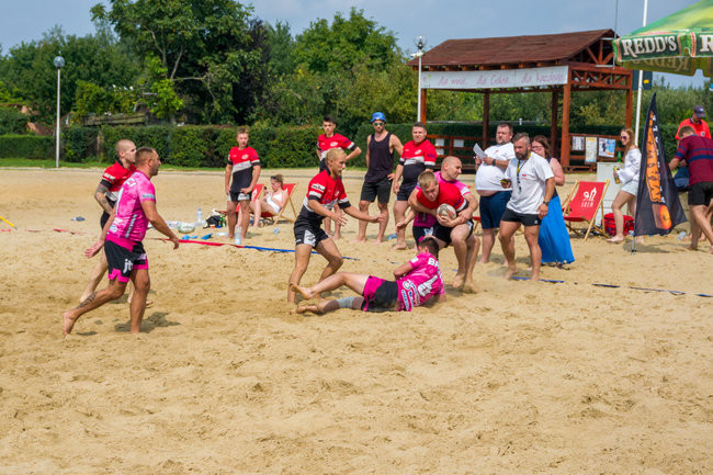 Banici Poznań zwyciężają w turnieju Beach Rugby w Śremie