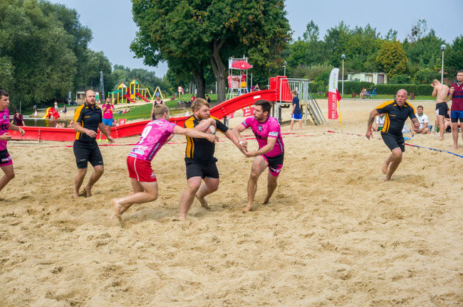 Banici Poznań zwyciężają w turnieju Beach Rugby w Śremie