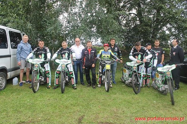 Amatorzy ze Śremu w Bielewie