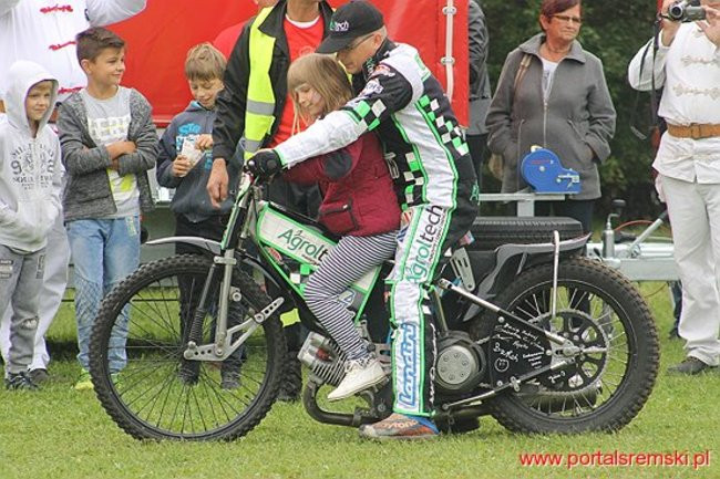 Amatorzy ze Śremu w Bielewie