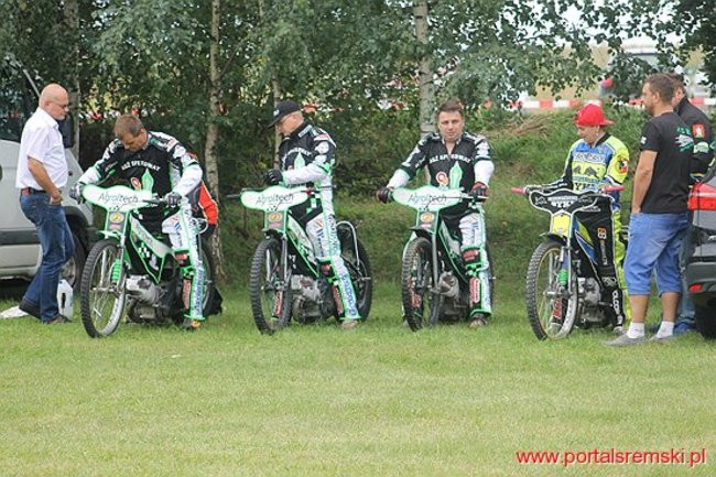 Amatorzy ze Śremu w Bielewie