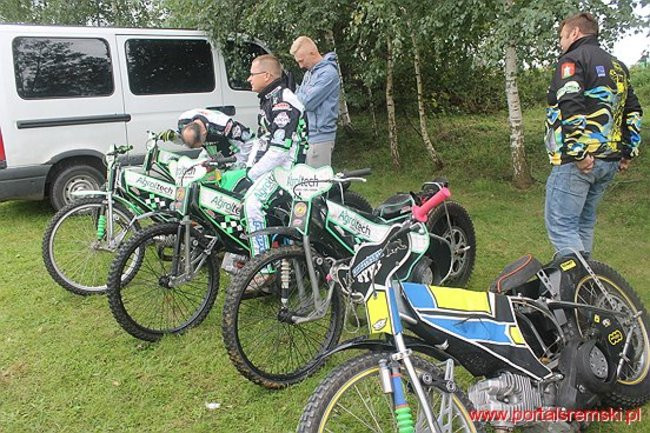 Amatorzy ze Śremu w Bielewie